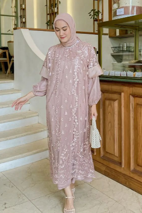 LR028 Kaia Dress