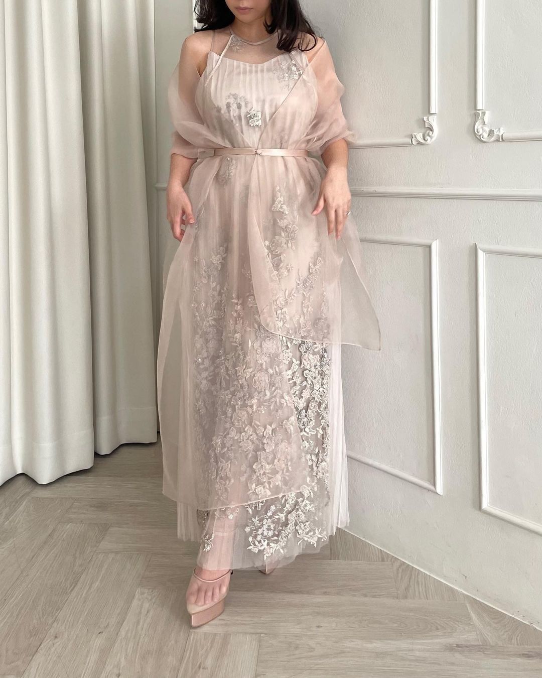 LR097 Elly Dress in Nude