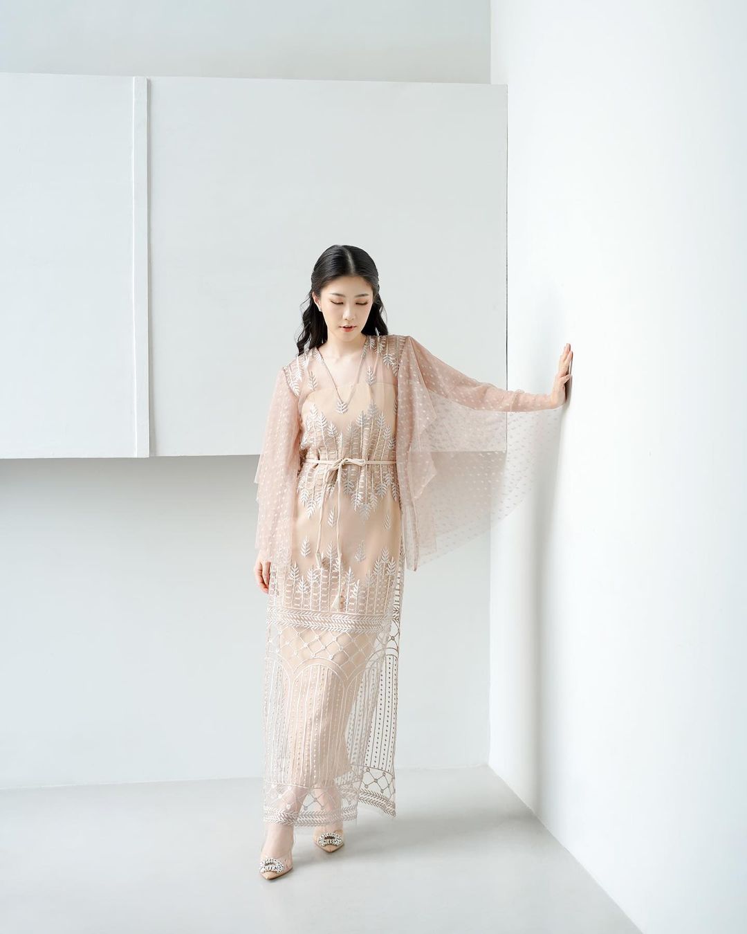 LR120 Alice Dress Set in Nude