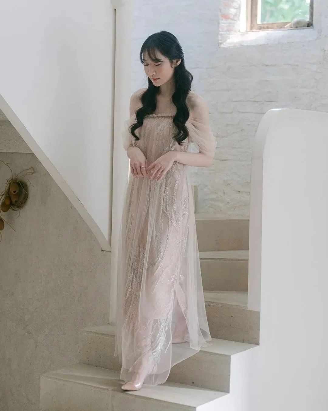 LR150 Dakota Dress in Nude Gold
