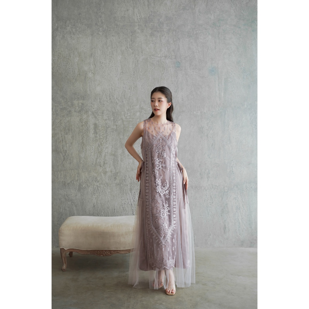 LR198 Raelyn Dress In Taro