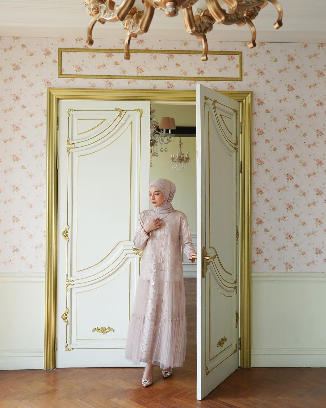 LR195 Christa Dress In Nude
