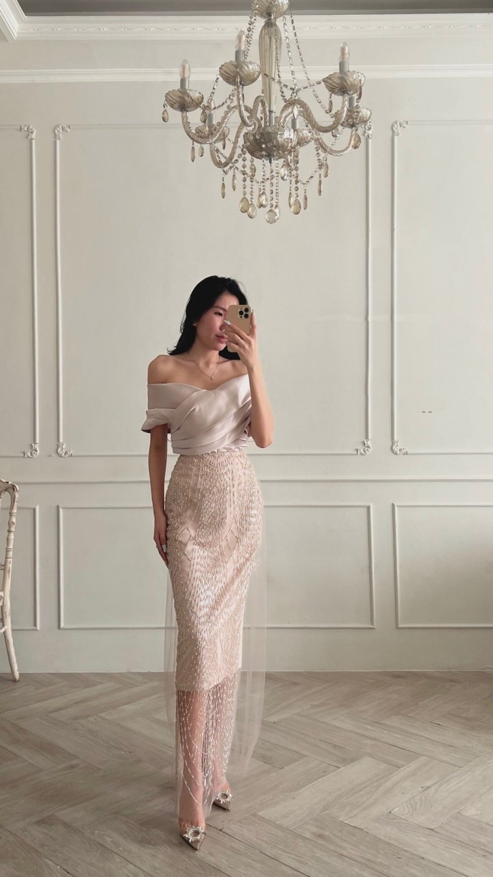 LR240 Elena in Nude Gold