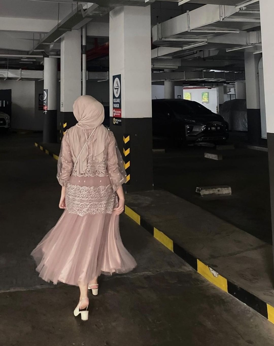 LR149 Juwita set in nude pink