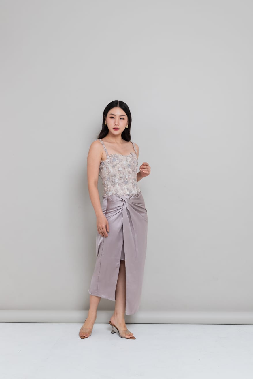 LR166 Azura Set in White Mauve
