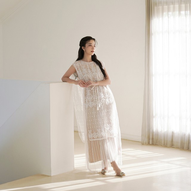 LR139 Lilidale Dress in White