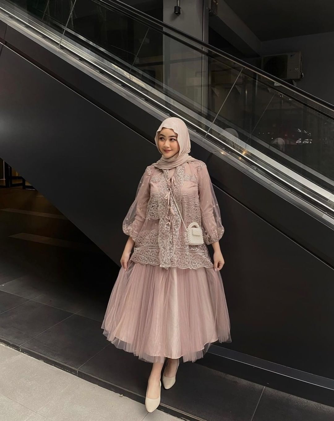 LR149 Juwita set in nude pink