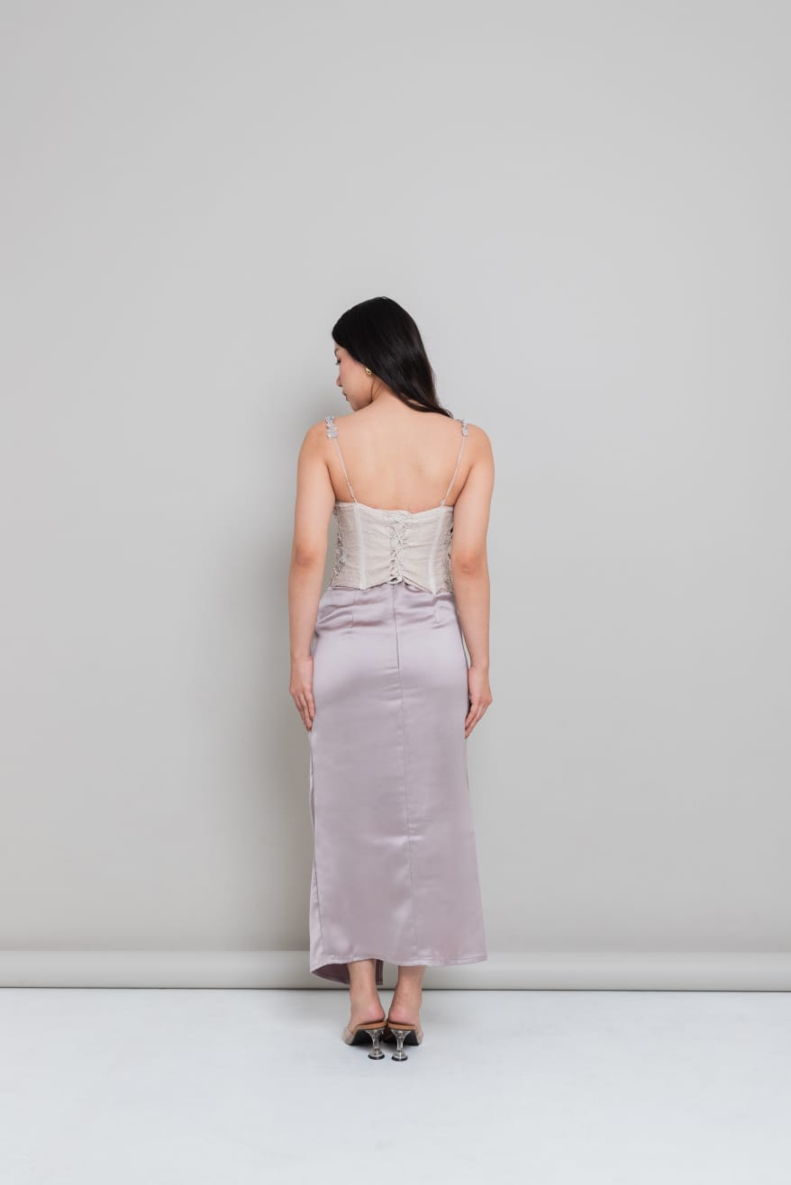 LR166 Azura Set in White Mauve