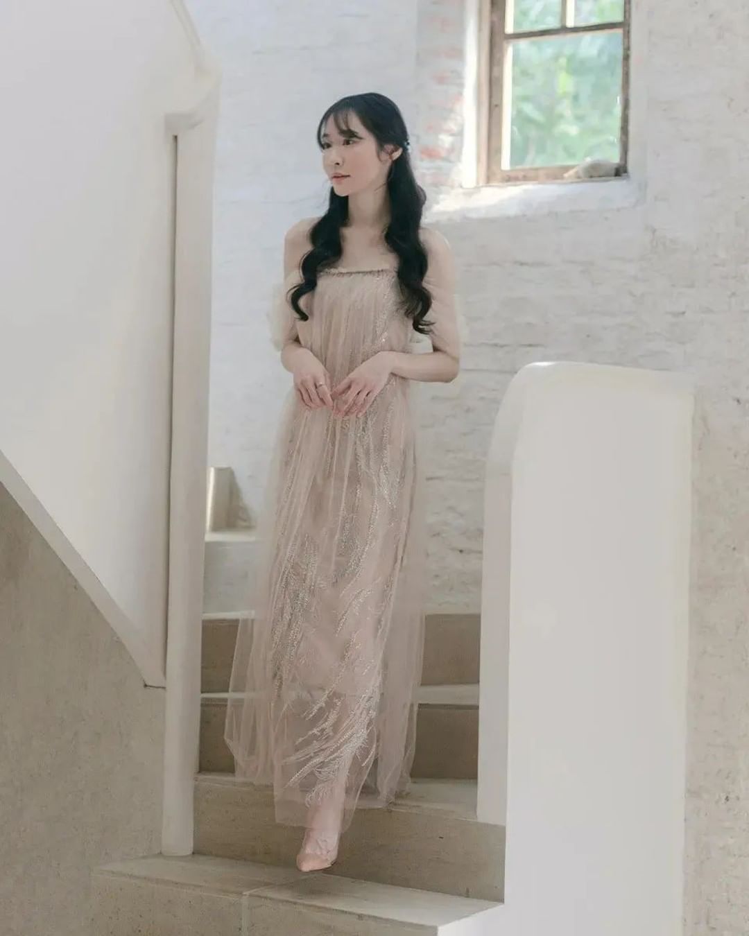 LR150 Dakota Dress in Nude Gold